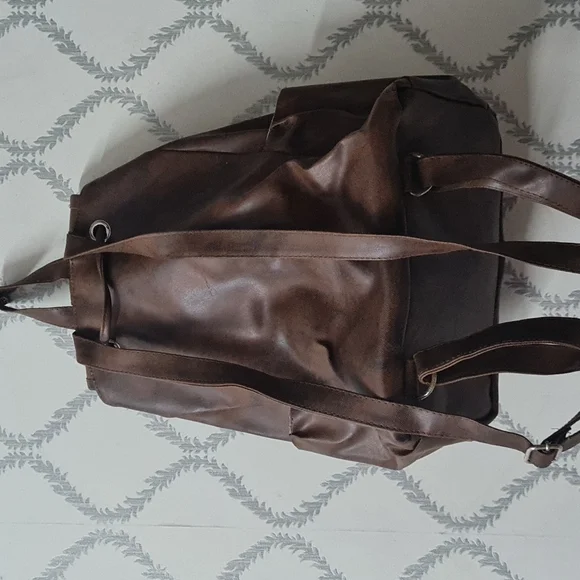 Backpack. - Picture 3 of 6